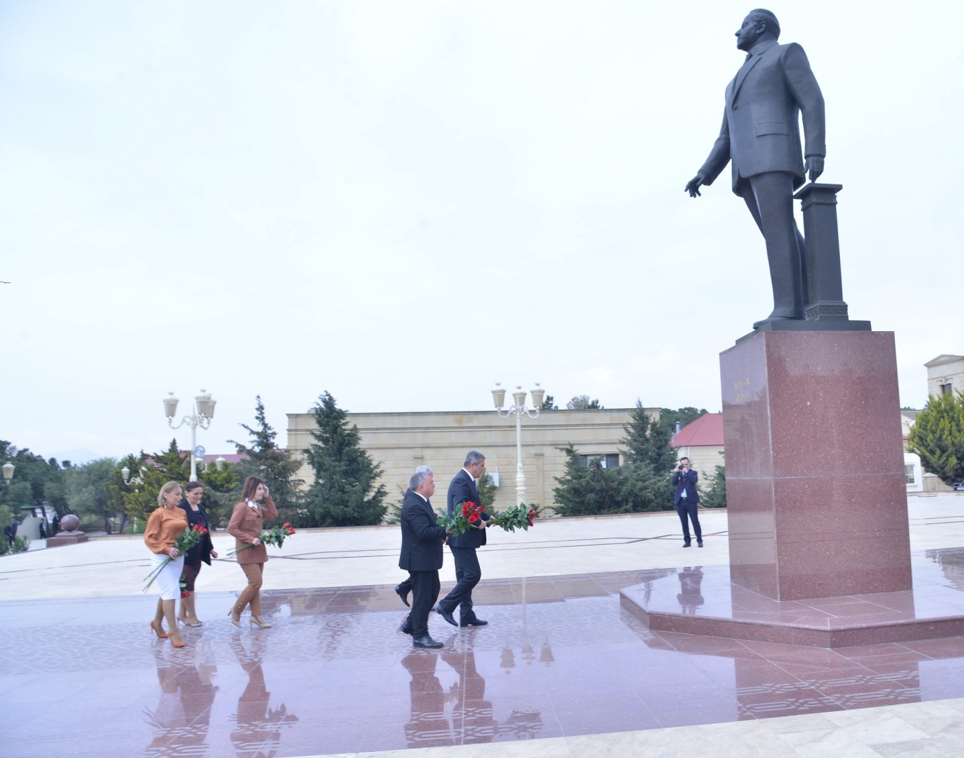 "Heydər Əliyev və Azərbaycan dili" mövzusunda elmi-praktik konfrans keçirildi - FOTOLAR